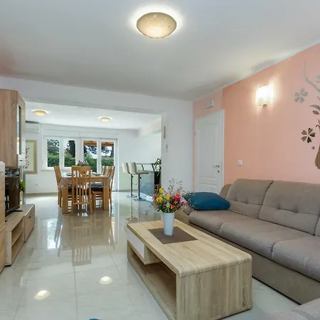 Valbandon Villa