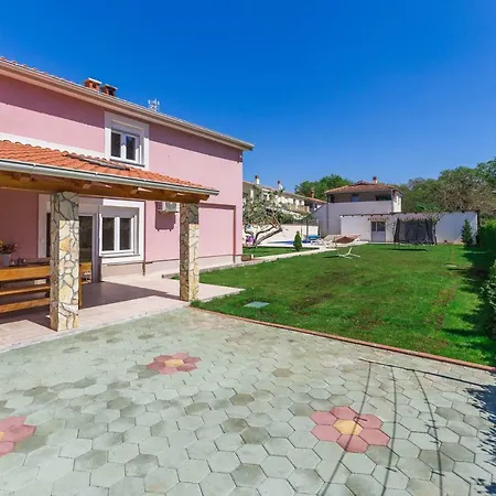 Valbandon Villa