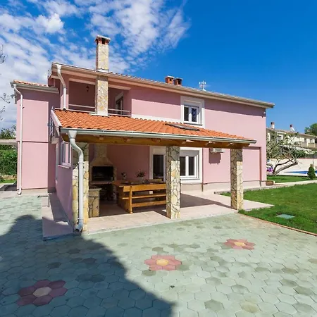 Valbandon Villa *